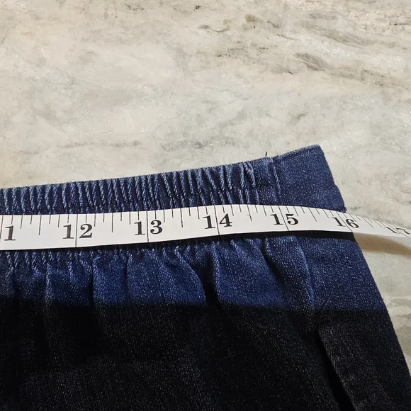 Alfred Dunner 14 Stretch Denim Capris Pull-On Comfort Waist Star Embellished - Picture 6 of 8